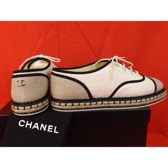 NIB CHANEL G31345 BEIGE CANVAS LACE UP PEARLS CC ESPADRILLE FLAT OXFORDS 39.5 - Picture 9 of 12
